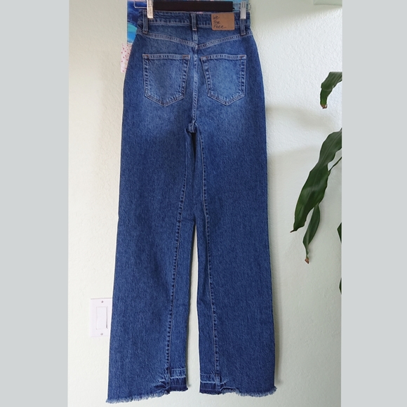 Free People Relaxed Straight Slouch Jeans Raw Hem - Picture 8 of 11